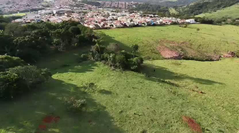 Voo panorâmico completo da gleba