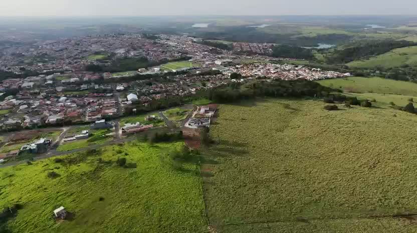 Sobrevoo da área e divisa urbana